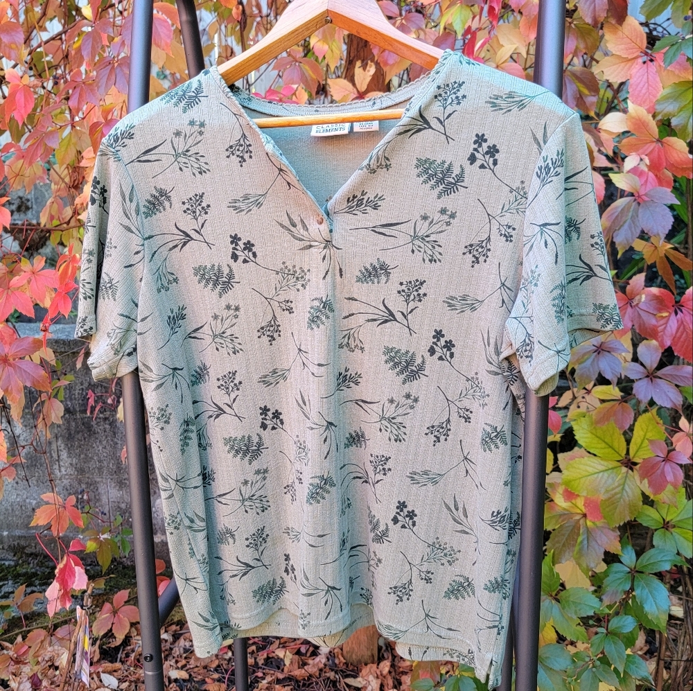 Classic Elements Green Floral Tee